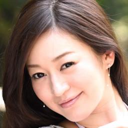 小野麻里亜