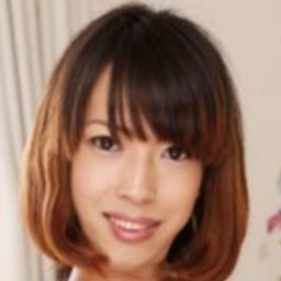 春川マリ