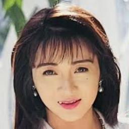 早見瞳（吉沢有希子）